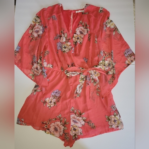 Bailey Blue pink floral print wrap v neck romper with bow keyhole back - Picture 2 of 14